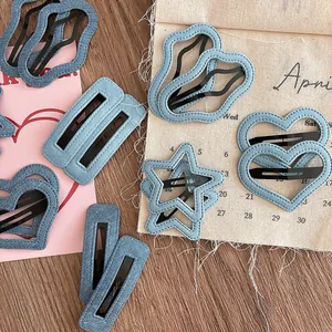 Détails de barrettes à cheveux en denim bleu clair en formes d'étoile et de cœur