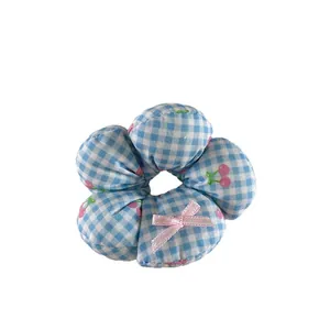 Elastico per capelli a fiori a quadretti vichy blu con motivi di ciliegie e fiocco
