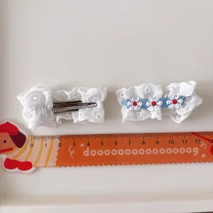 Barrettes à cheveux en dentelle blanche avec broderie florale et règle de mesure