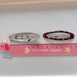 Set di fermagli per capelli ovali da 6 cm in argento e bordeaux con pois bianchi