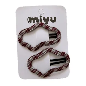 Lot de 2 barrettes à carreaux rouges en forme de nuage pour filles sur carte