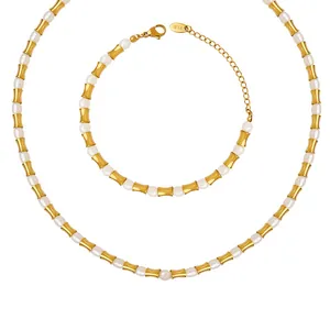 Set collana e bracciale con perle naturali e perline d'oro con chiusura a moschettone K18
