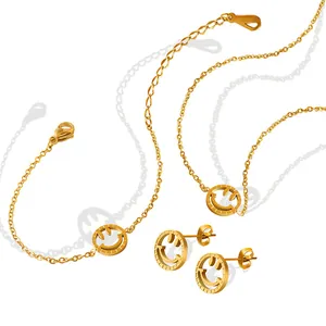 Luxus Gold Smiley Schmuckset mit Halskette, Armband und Ohrsteckern für Damen Accessoires