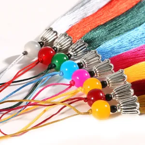 Nappine colorate fatte a mano con perline e tappi in metallo per accessori e decori DIY