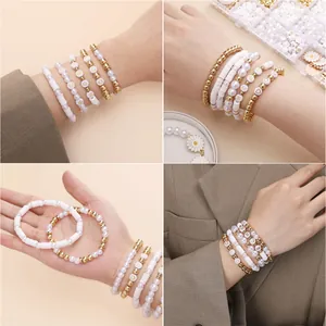 Kit de bijoux DIY avec perles, disques en argile et charmes de lettres dorées