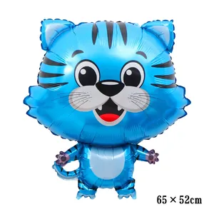 Gros plan du ballon en aluminium tigre bleu avec dimensions de 65 x 52cm