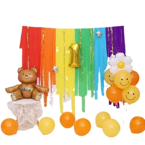 Kit décoration anniversaire arc-en-ciel avec rideau à franges et ballon doré chiffre 1
