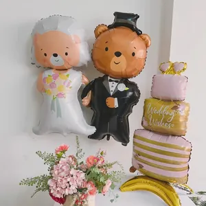 Ballons ours mariés avec gâteau de mariage pour décoration de fête et cérémonie