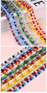 Détails macro de perles en verre de cristal facetté 6mm multicolores pour création de bijoux