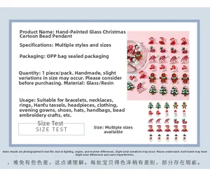 Detail van handgemaakte glazen kerstkralen voor het maken van DIY-sieraden