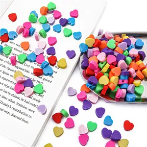 Bunte Macaron-Herzperlen aus Kunstharz für DIY-Schmuck und handgefertigte Bastelarbeiten