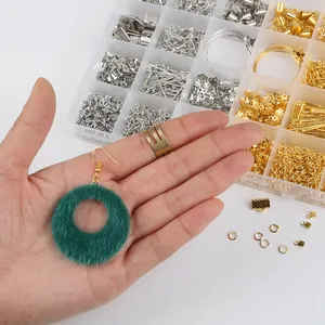 Orecchini a cerchio in peluche verde e kit per gioielli fai-da-te con fermagli a moschettone