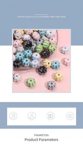Détail macro de perles en céramique en forme de citrouille avec motif d'encre pour bijoux