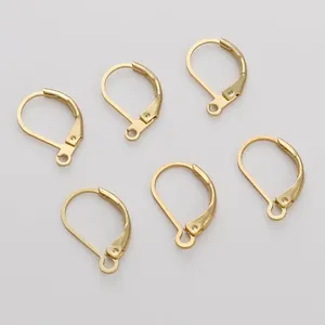 Détail de six dormeuses plaquées or 14K pour la fabrication de bijoux DIY