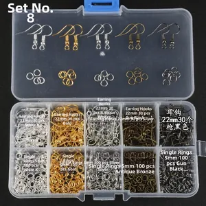 Detailansicht des DIY-Schmucksets mit Ohrhaken und Biegeringen in zehn Fächern
