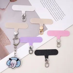 Makroaufnahme strapazierfähiger Handy-Lanyard-Patches aus Oxford-Stoff mit 360-Grad-D-Ringen