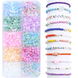 DIY Perlen-Set mit 10-Fach-Box, Makronen-Perlen und fertigen kreativen Armbändern