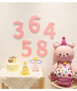 Chiffres en feutrine rose avec marguerites pour décoration d'anniversaire et accessoires photo