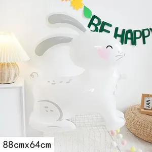 Vue détaillée d'un ballon géant en aluminium en forme de lapin 3D blanc de 88x64 cm