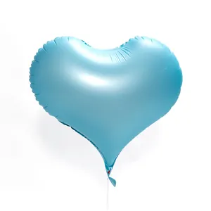Palloncino a cuore blu chiaro opaco da 22 pollici per feste e decorazioni festive