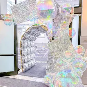 Ballons 4D irisés et arche en aluminium argenté pour décors de fête créatifs