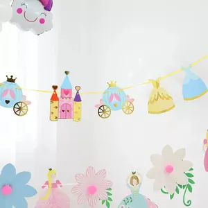 Prinsessenkasteel slinger met koets en bloemen voor decoratie van kinderfeestjes