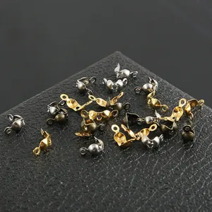 Details von Bandklemmen und Kordelverschlüssen in Gold Silber und Bronze für DIY-Schmuck