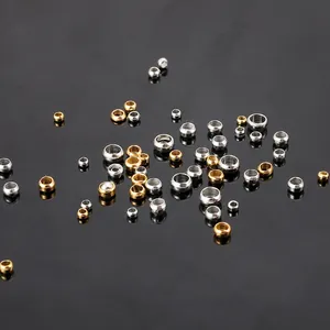 Detailansicht der gold- und versilberten Metall-Abstandshalter für DIY-Schmuckherstellung