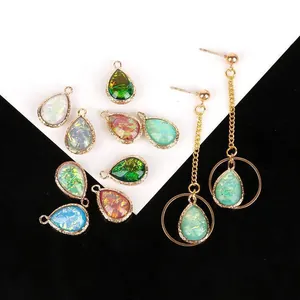 Pendentifs en Opale Synthétique Irisée Forme de Goutte d'Eau Avec Bordure en Cuivre pour Accessoires de Bijoux DIY Charms