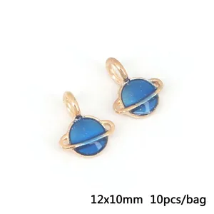 Detailansicht 12x10mm dunkelblaue Planeten-Anhänger mit Goldakzenten für DIY-Schmuckbau