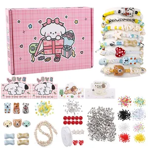DIY Kerst dieren armband maken set met roze geschenkdoos en kleurrijke kralen