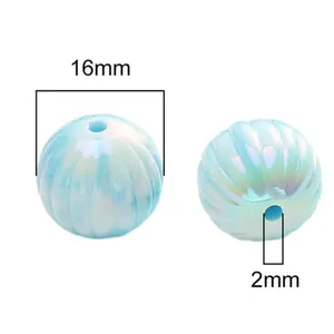 Detailansicht von 16mm hellblauen Kürbis-Acrylperlen mit 2mm Loch für DIY-Handwerk
