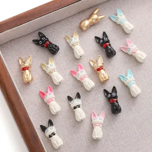 Vue détaillée de jolis pendentifs de chat en alliage pour création de bijoux DIY