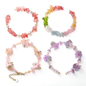 Bracelets assortis en perles de verre irrégulières avec perles et breloques de fleurs variées