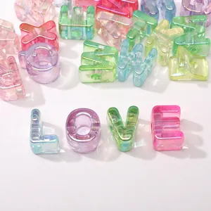 Bunte lichturchlässige Acryl-Buchstabenperlen mit AB-Beschichtung für DIY-Schmuck