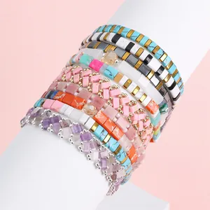 Pulseras bohemias multicapa hechas a mano con piedras naturales y cuentas metálicas