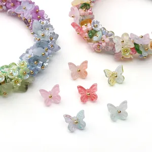 Détails de breloques papillon colorées et de perles pour la création de bijoux DIY