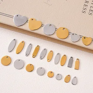 Pendentifs en acier inoxydable poli de formes variees pour gravure de bijoux DIY