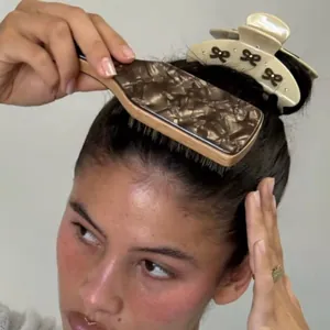 Pinza per capelli in acetato con motivo a orsetto e spazzola per capelli da donna