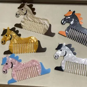 Pettine per Capelli a Forma di Cavallo in Acetato di Cellulosa per Donna Portatile Cartone Animato Trama Marmorea Accessorio Capelli