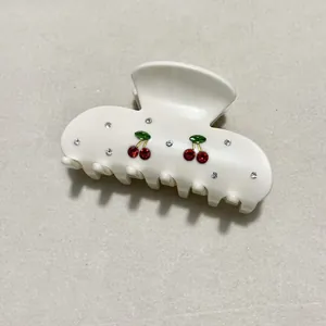 Eleganter weißer Haarclip aus Acetat mit roten Kirsch-Strasssteinen für Frauen