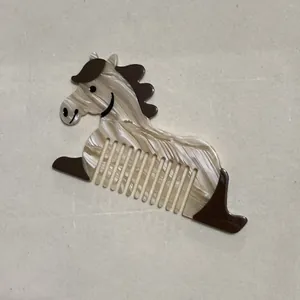 Pettine per capelli a forma di cavallo in acetato con denti larghi, beige e marrone