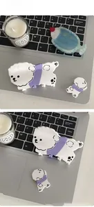 Détail de mignonnes pinces à cheveux chien Bichon blanc en tailles grande et petite