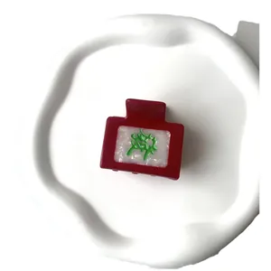 Mahjong theme red hair claw clip with green Fa character on white shell texture base