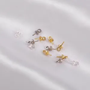 Detailansicht von 14K goldgefüllten Schmuckzubehörteilen in Gold, Silber und Gunmetal