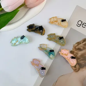 Set aus 7 bunten Acryl-Katzen-Haarspangen mit Perlenaugen und Goldkonturen für Mädchen