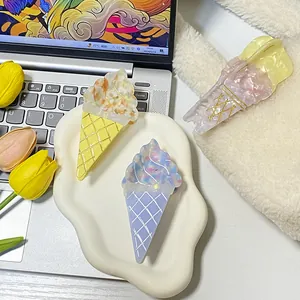 Mollette per capelli a cono gelato in acetato con trama marmorea e piccoli dettagli