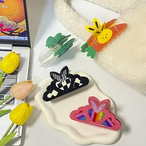 Set di mollette per capelli in acetato con orecchie di coniglio e cuori a scacchi