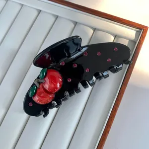 3D Kirsche Design Acetat Haarklammer mit rosa Strasssteinen für vielseitiges Styling