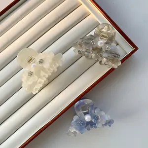 Elegante Haarklammern aus Acetat mit Perlen und Strass im französischen Retro-Stil